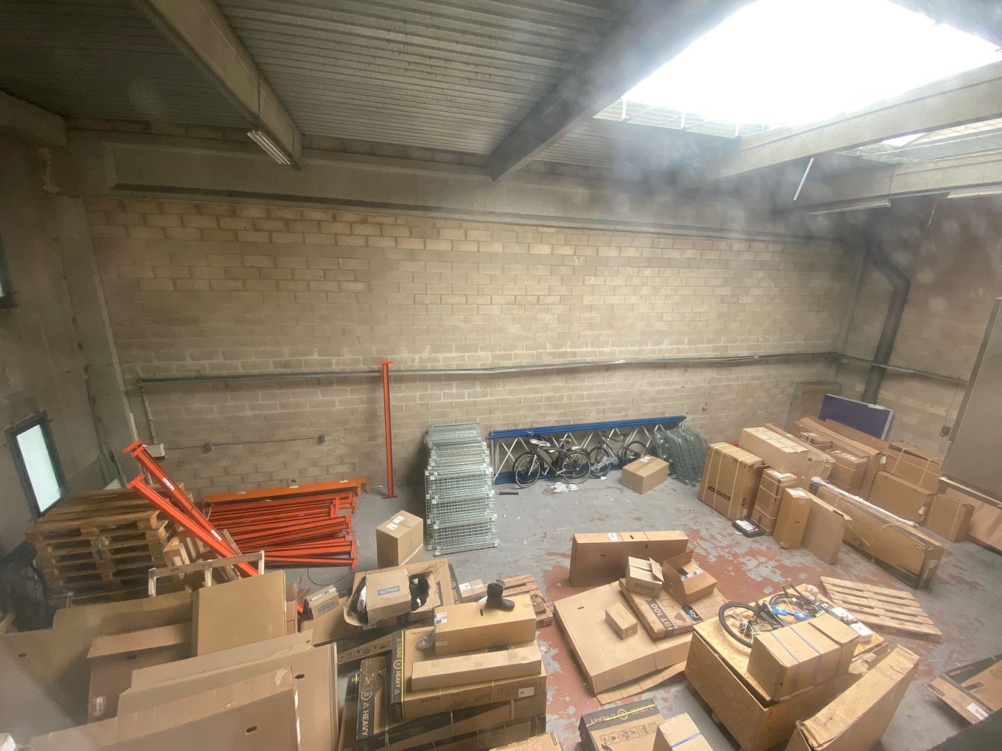 local d'activités de 326m², Collégien (Seine-et-Marne)