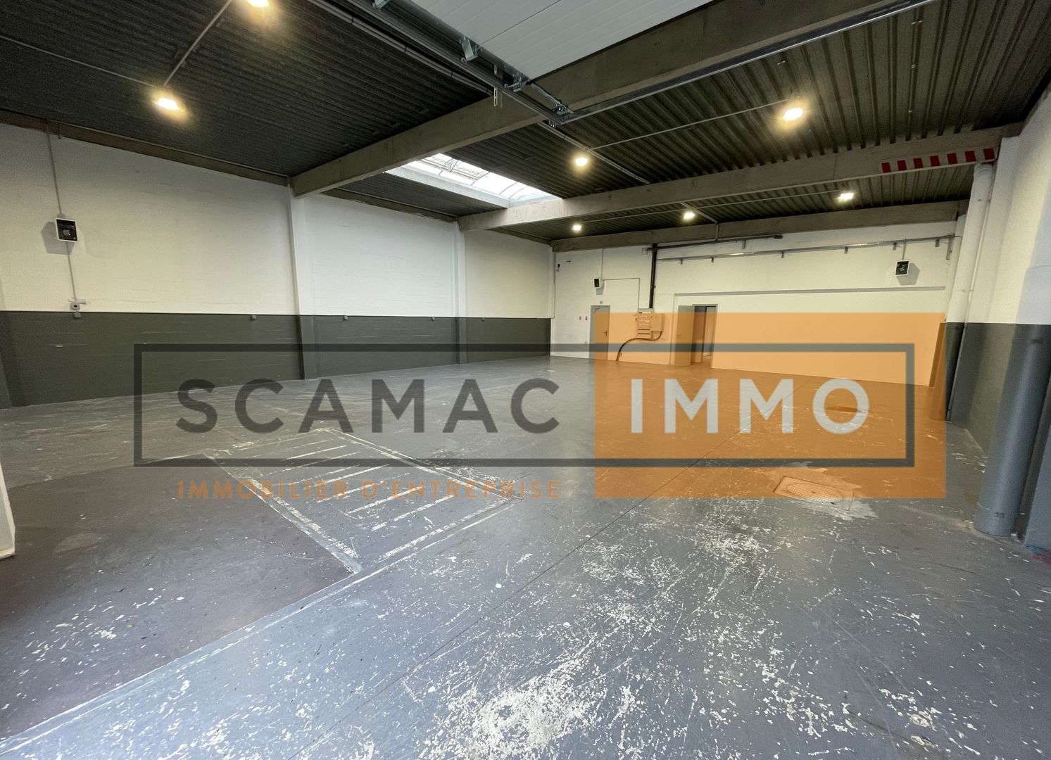 local d'activités de 385m², Lognes (Seine-et-Marne)