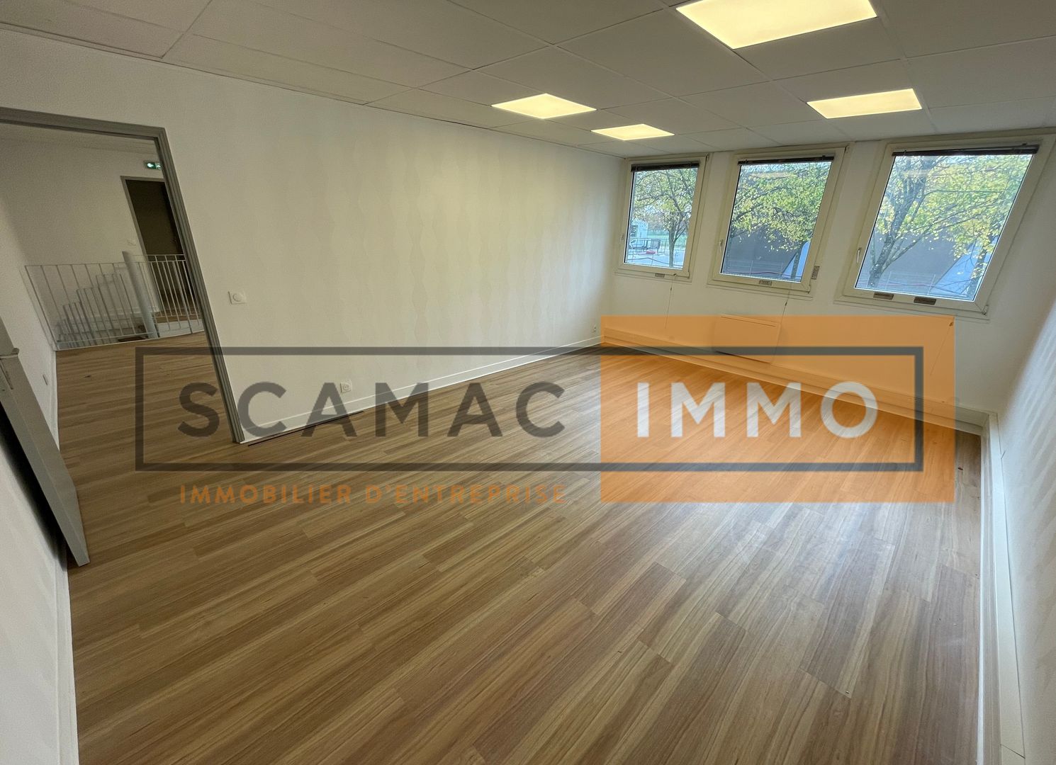 local d'activités de 385m², Lognes (Seine-et-Marne)