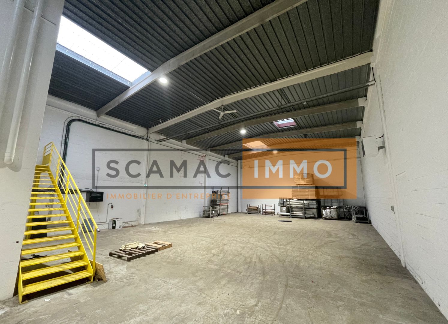 local d'activités de 322m², Torcy (Seine-et-Marne)
