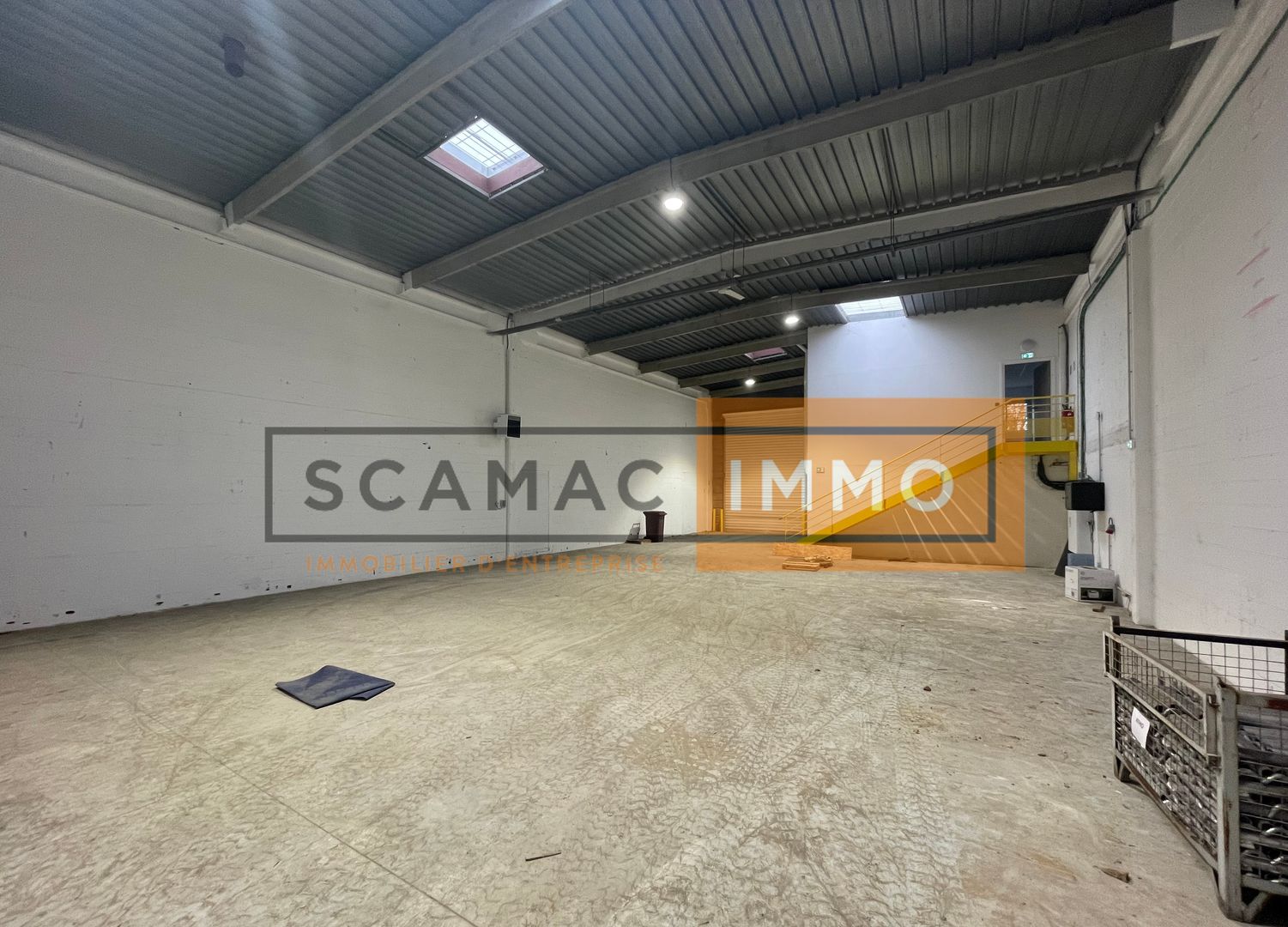 local d'activités de 322m², Torcy (Seine-et-Marne)
