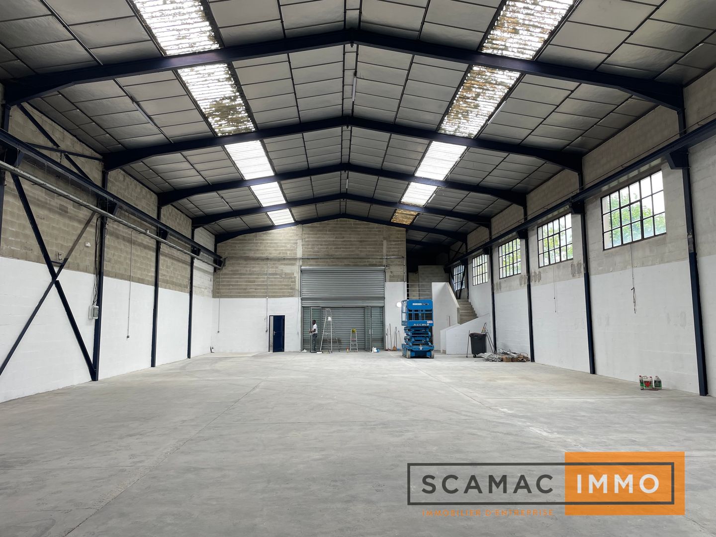 local d'activités de 670m², Morangis (Essonne)