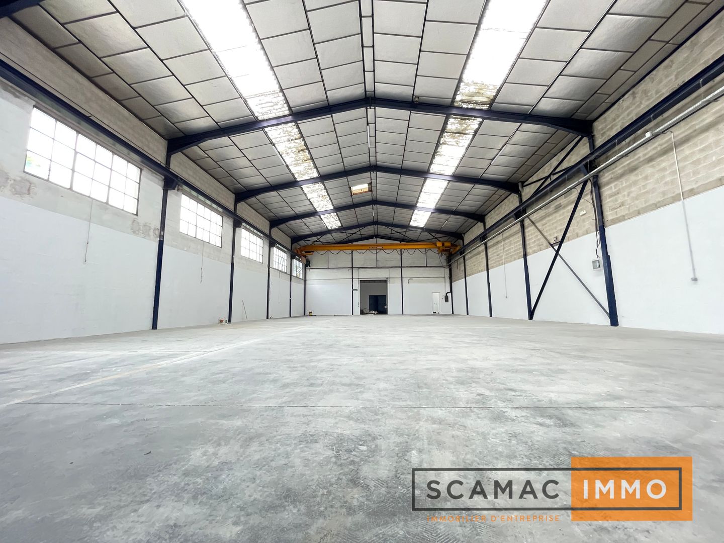 local d'activités de 670m², Morangis (Essonne)