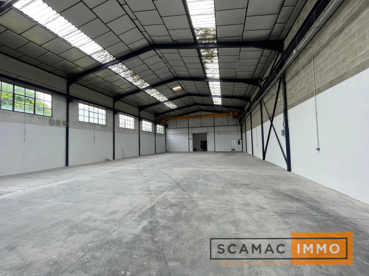 local d'activités de 670m², Morangis (Essonne)