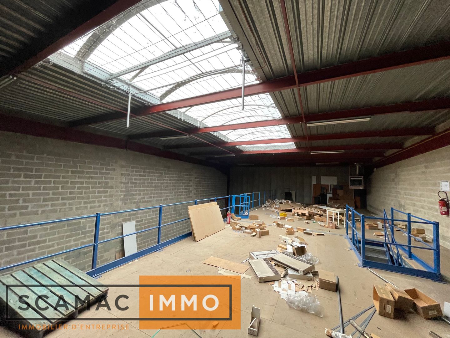 local d'activités de 380m², Bondoufle (Essonne)