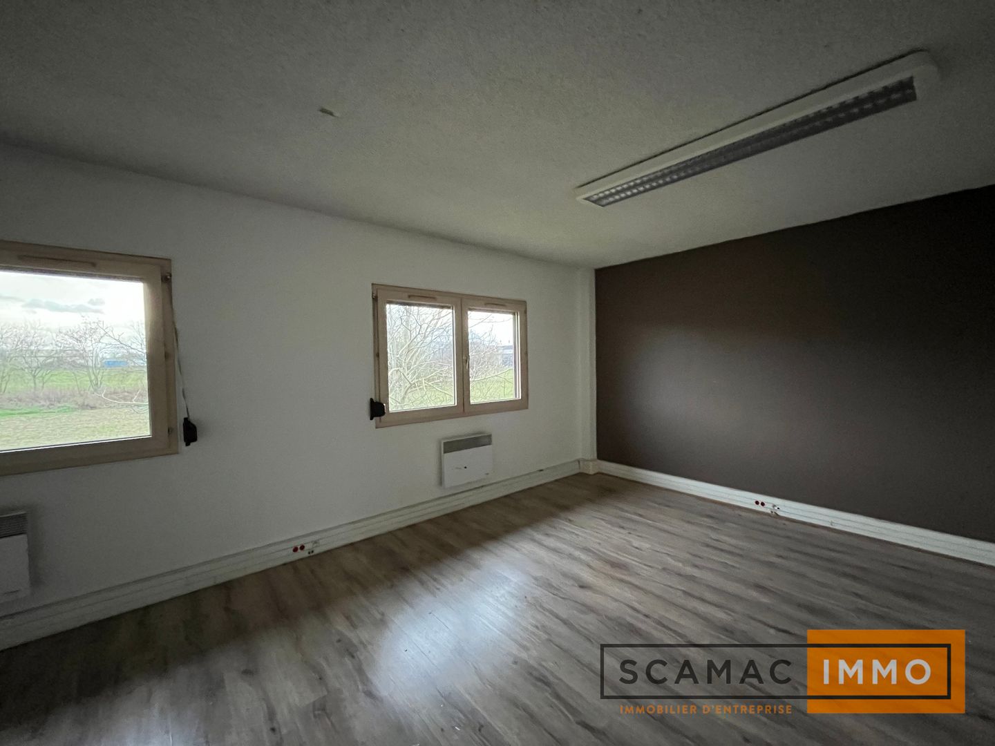local d'activités de 228m², Massy (Essonne)