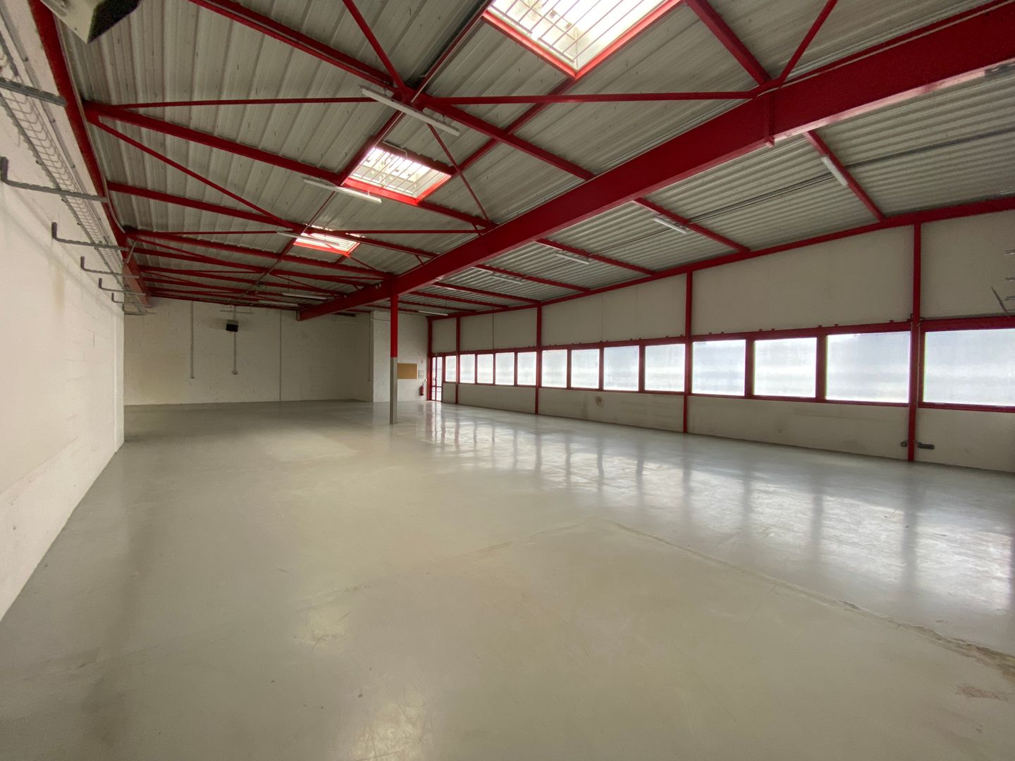 locaux mixtes de 676m², Villebon-sur-Yvette (Essonne)
