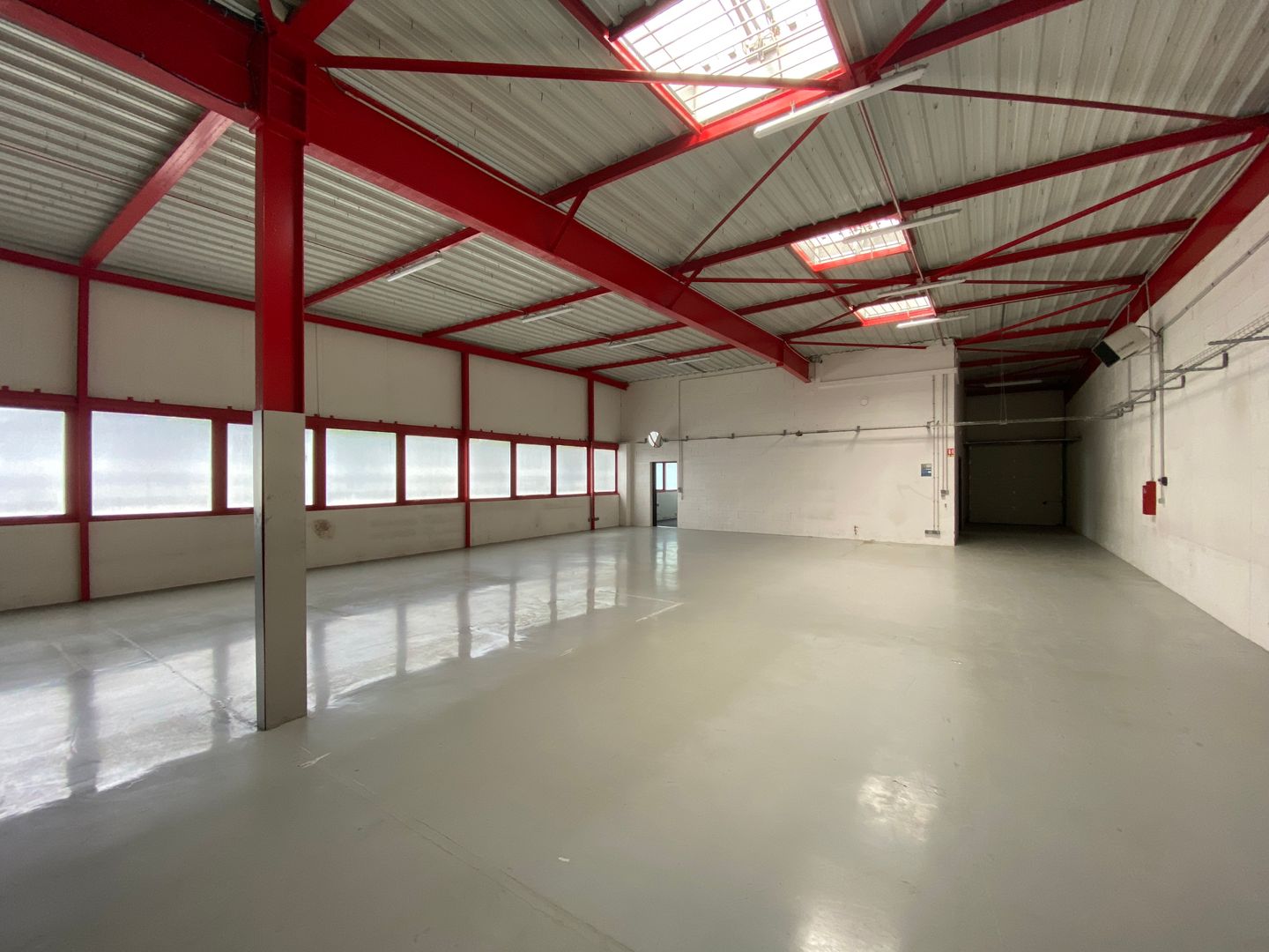 locaux mixtes de 676m², Villebon-sur-Yvette (Essonne)