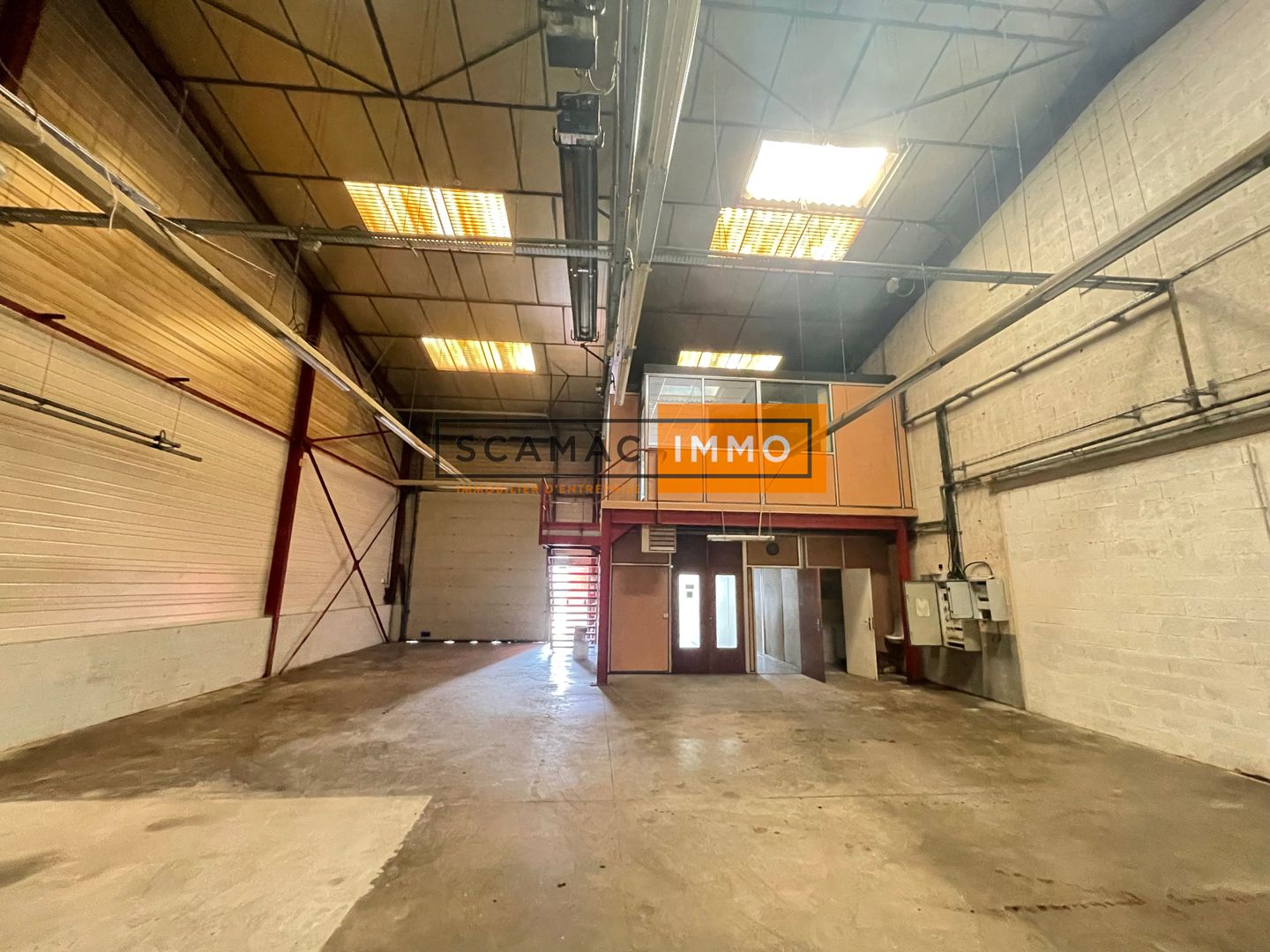 local d'activités de 400m², Wissous (Essonne)