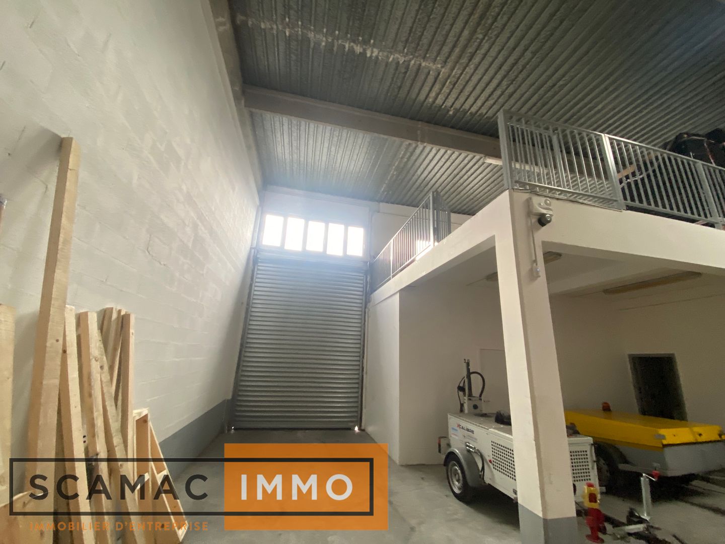 local d'activités de 290m², Lisses (Essonne)
