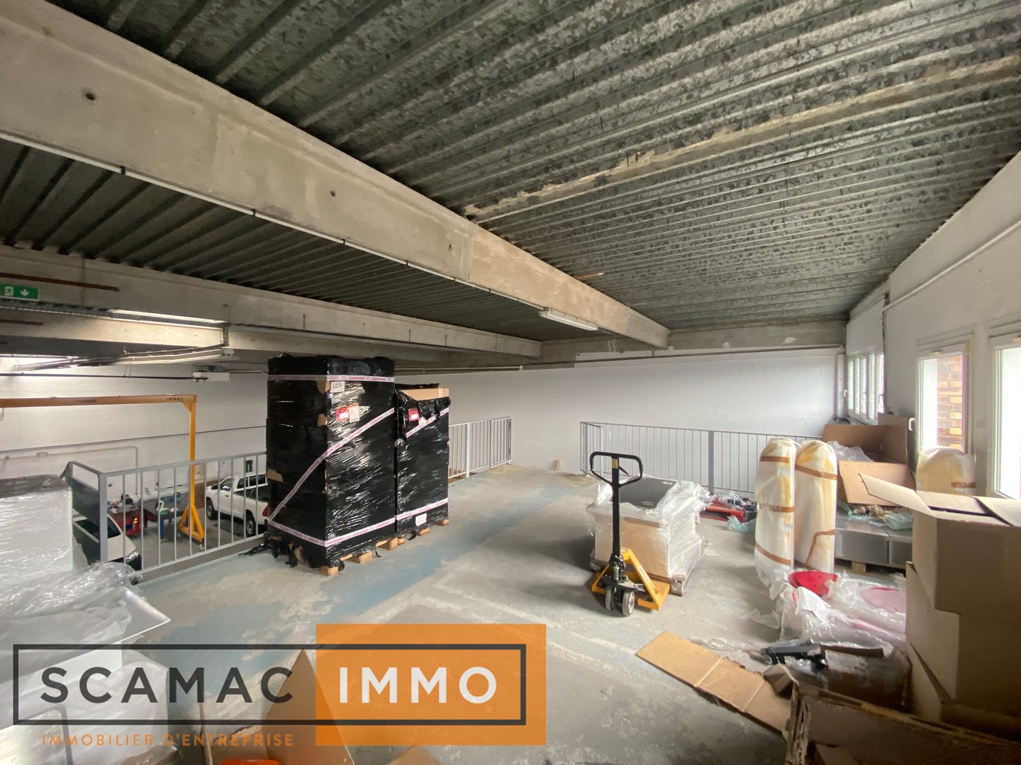 local d'activités de 290m², Lisses (Essonne)
