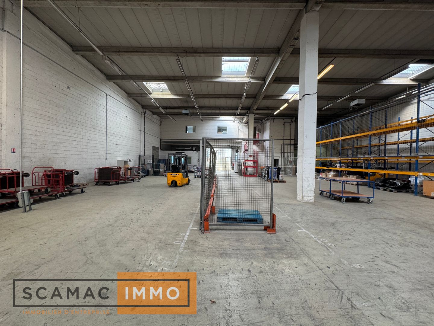 local d'activités de 1&nbsp;132m², Lisses (Essonne)