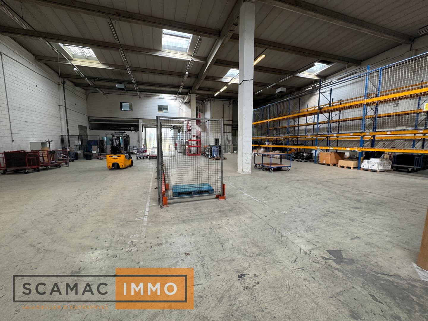 local d'activités de 1&nbsp;132m², Lisses (Essonne)