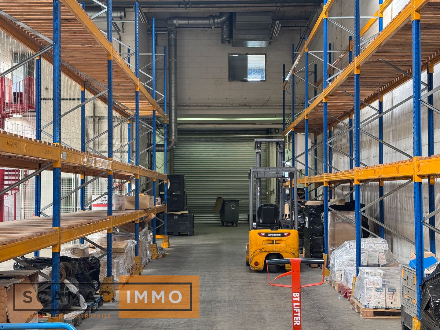 local d'activités de 1&nbsp;132m², Lisses (Essonne)