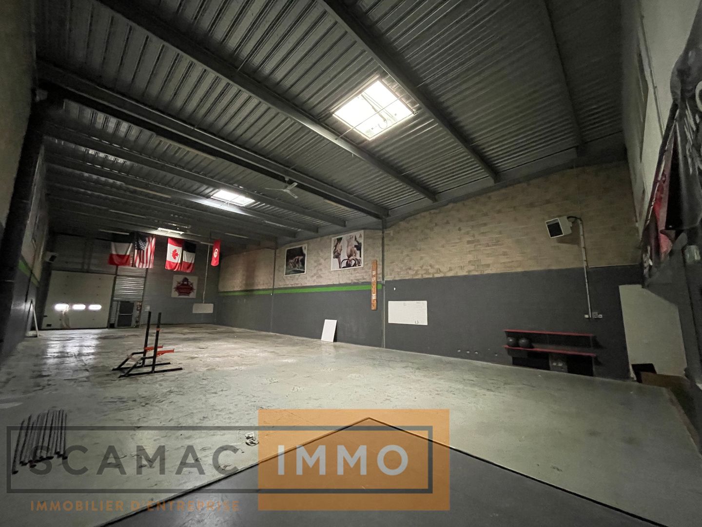 local d'activités de 538m², Lisses (Essonne)