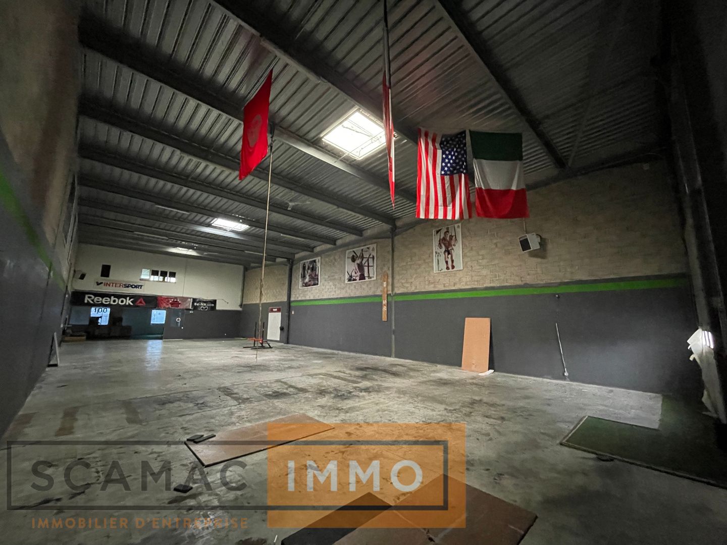 local d'activités de 538m², Lisses (Essonne)
