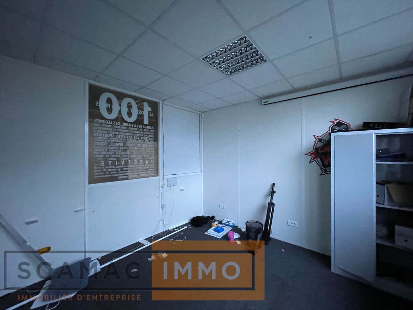 local d'activités de 538m², Lisses (Essonne)