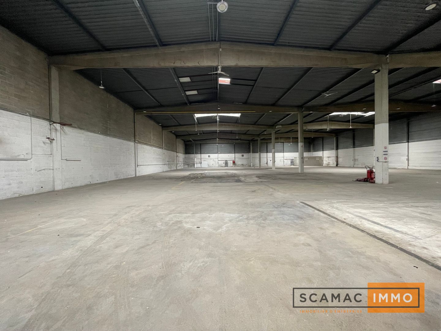 entrepôt de 2 327m², Morangis (Essonne)