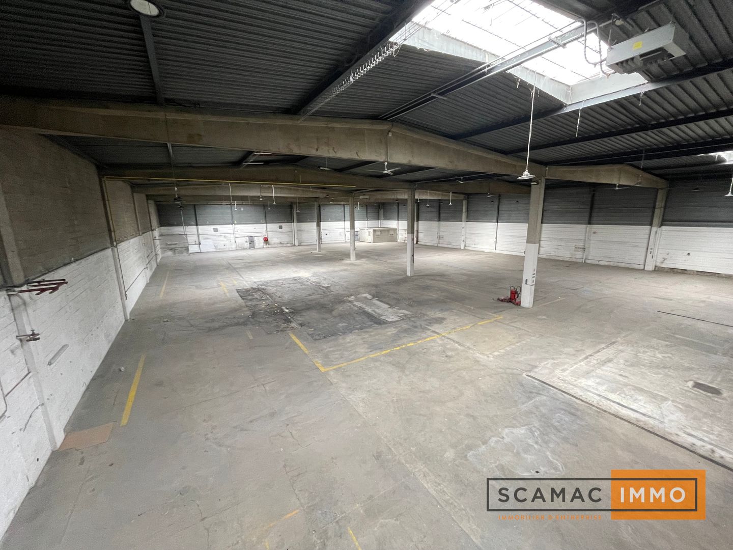 entrepôt de 2 327m², Morangis (Essonne)