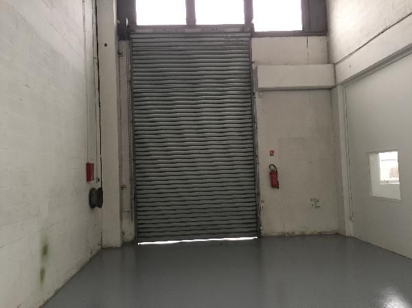 local d'activités de 1 300m², Aulnay-sous-Bois (Seine-Saint-Denis)