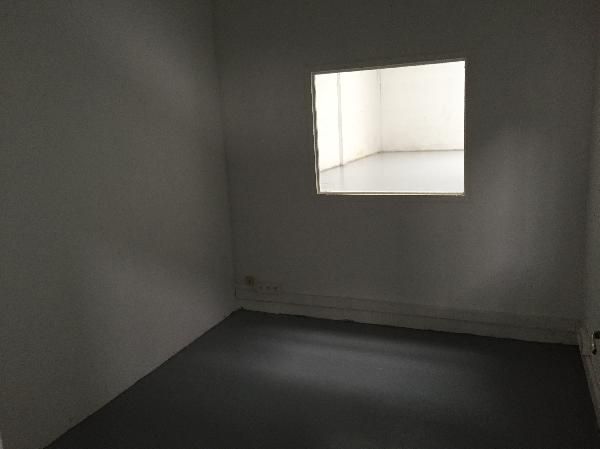 local d'activités de 1 300m², Aulnay-sous-Bois (Seine-Saint-Denis)