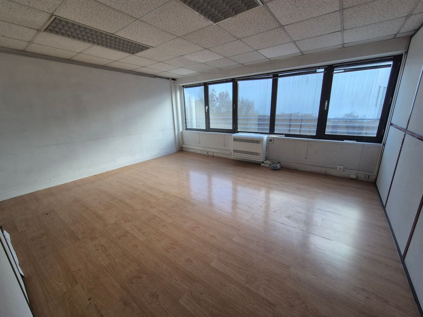 bureau de 258m², Le Thillay (Val-d'Oise)