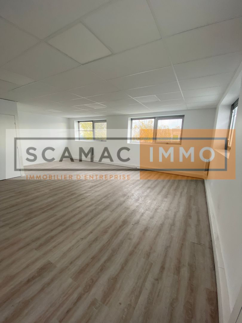 local d'activités de 379m², Chilly-Mazarin (Essonne)