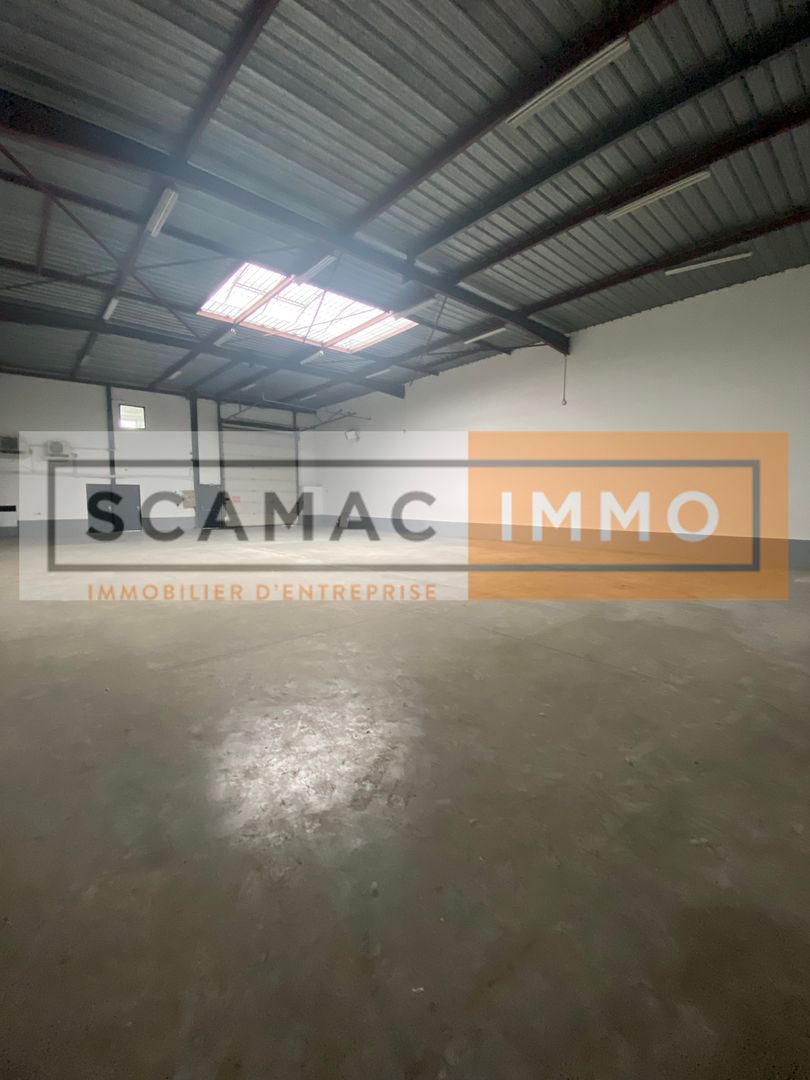 local d'activités de 379m², Chilly-Mazarin (Essonne)