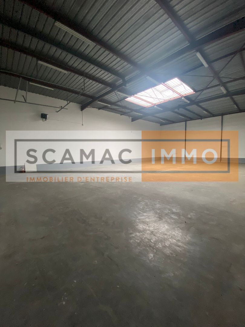 local d'activités de 379m², Chilly-Mazarin (Essonne)
