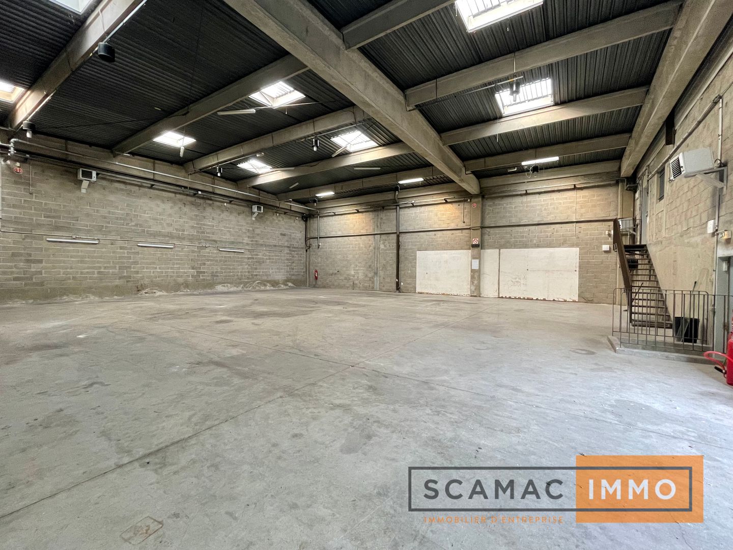 local d'activités de 434m², Palaiseau (Essonne)