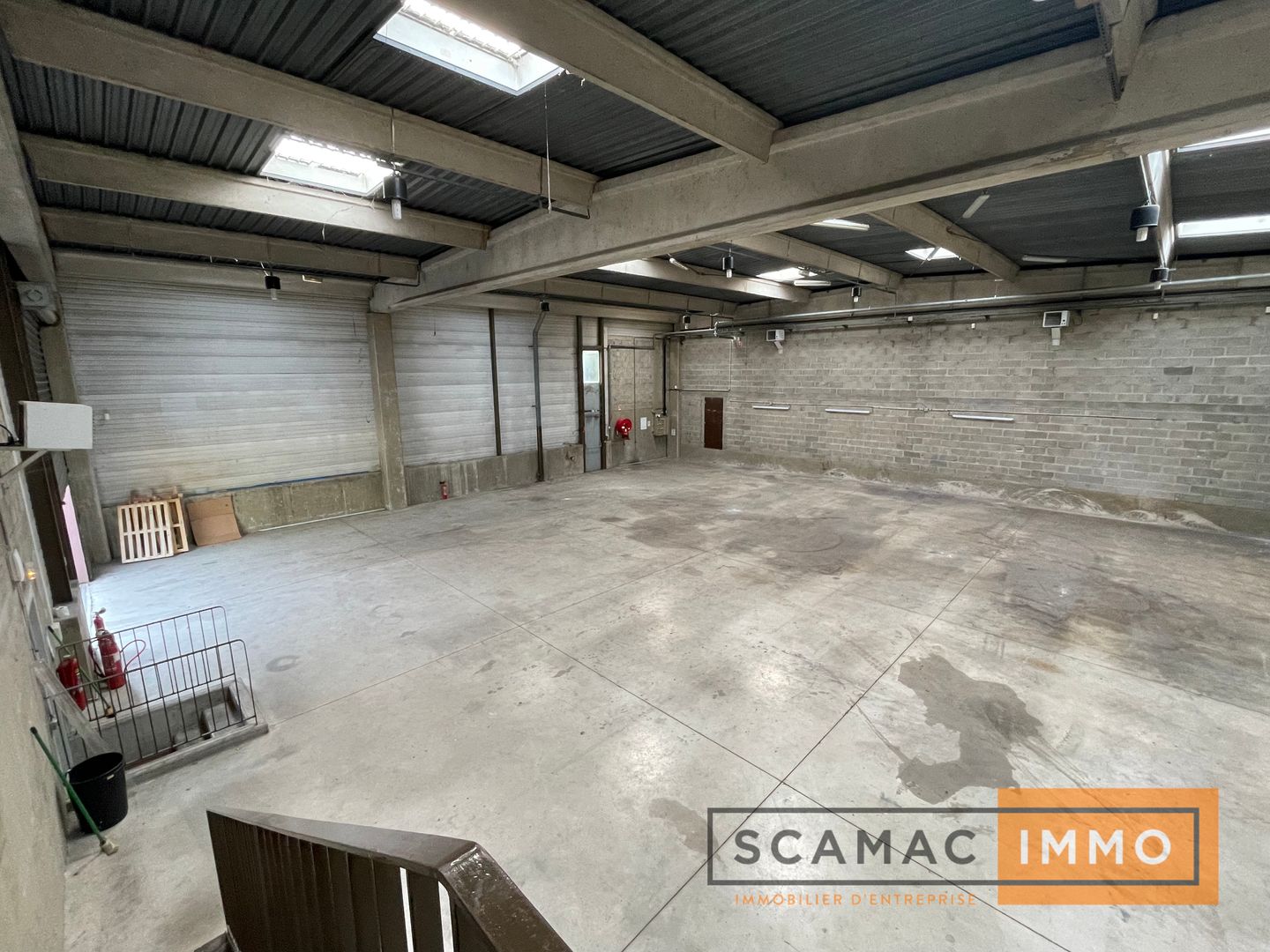 local d'activités de 434m², Palaiseau (Essonne)