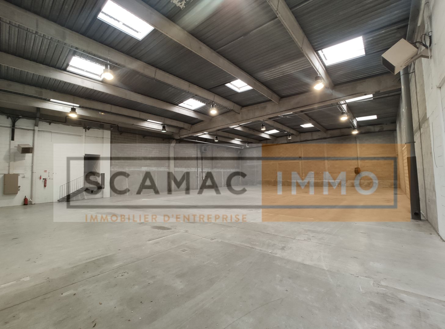 local d'activités de 451m², Palaiseau (Essonne)
