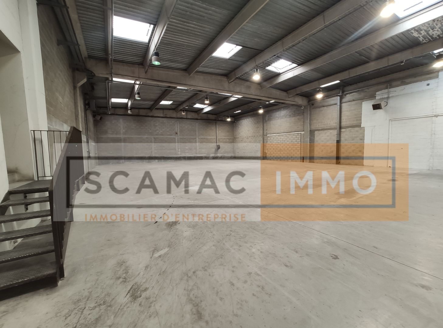 local d'activités de 451m², Palaiseau (Essonne)