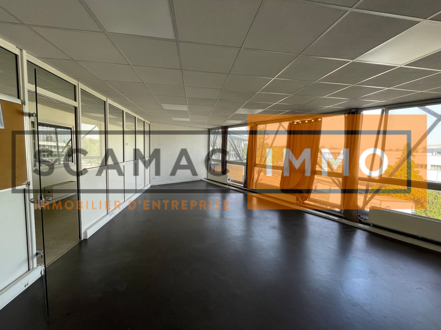 entrepôt de 1 410m², Morangis (Essonne)