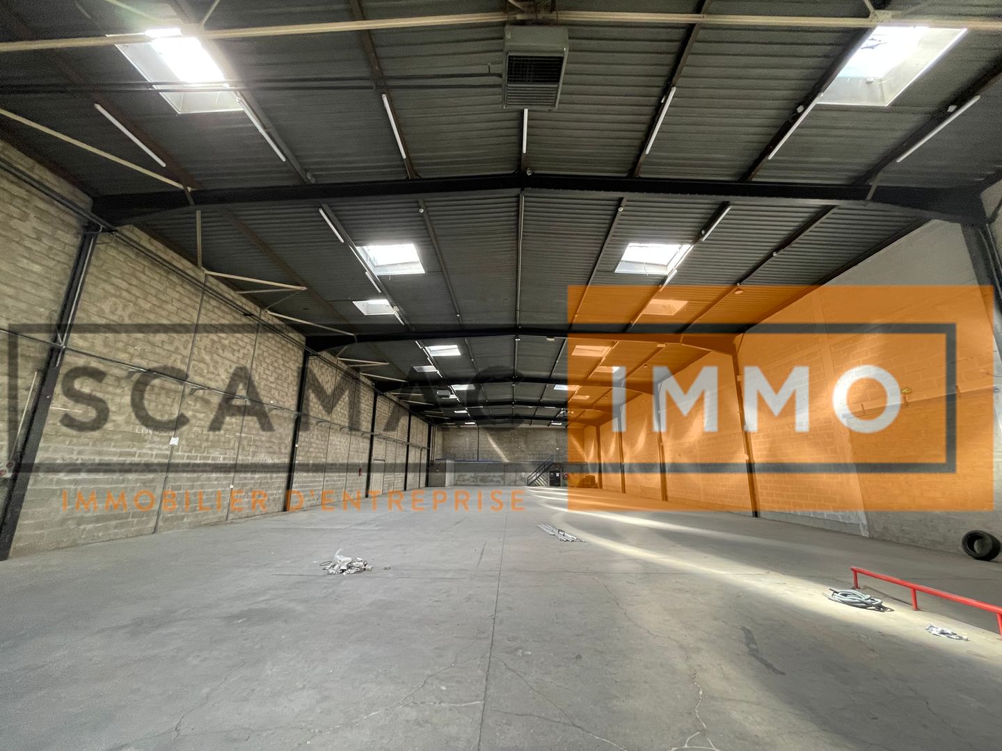 entrepôt de 1 410m², Morangis (Essonne)