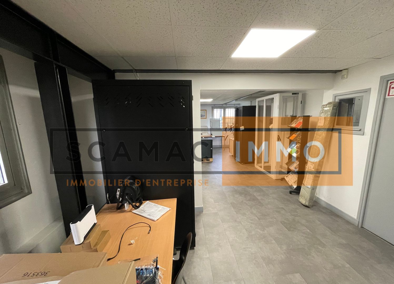 local d'activités de 530m², Noisy-le-Grand (Seine-Saint-Denis)