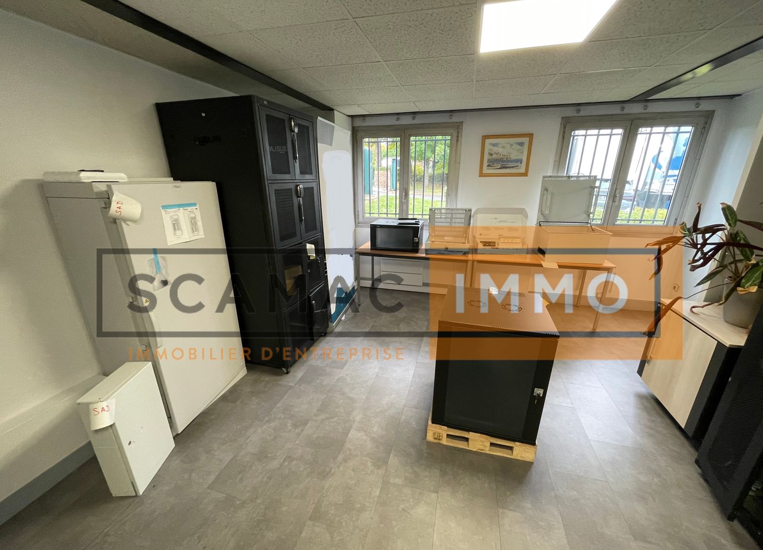 local d'activités de 530m², Noisy-le-Grand (Seine-Saint-Denis)