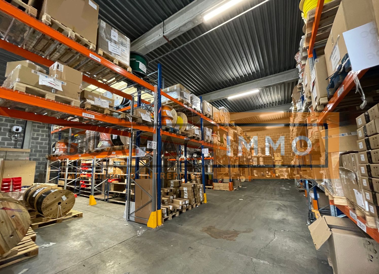 local d'activités de 1 160m², Noisy-le-Grand (Seine-Saint-Denis)