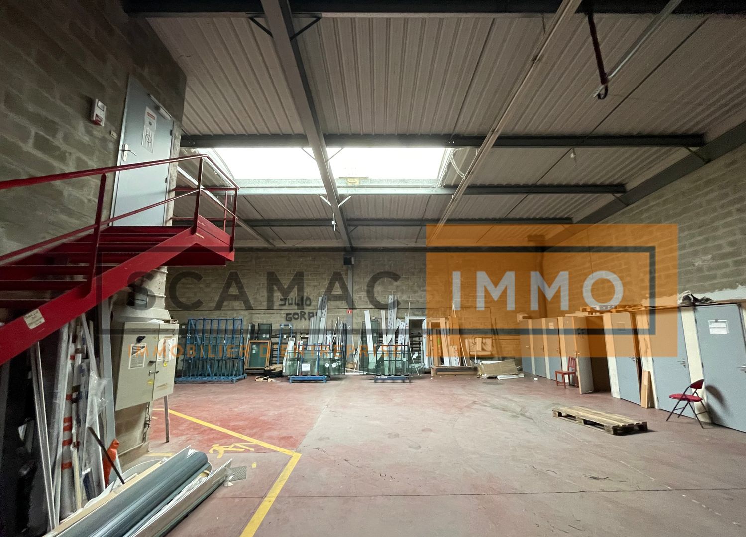 local d'activités de 281m², Noisiel (Seine-et-Marne)