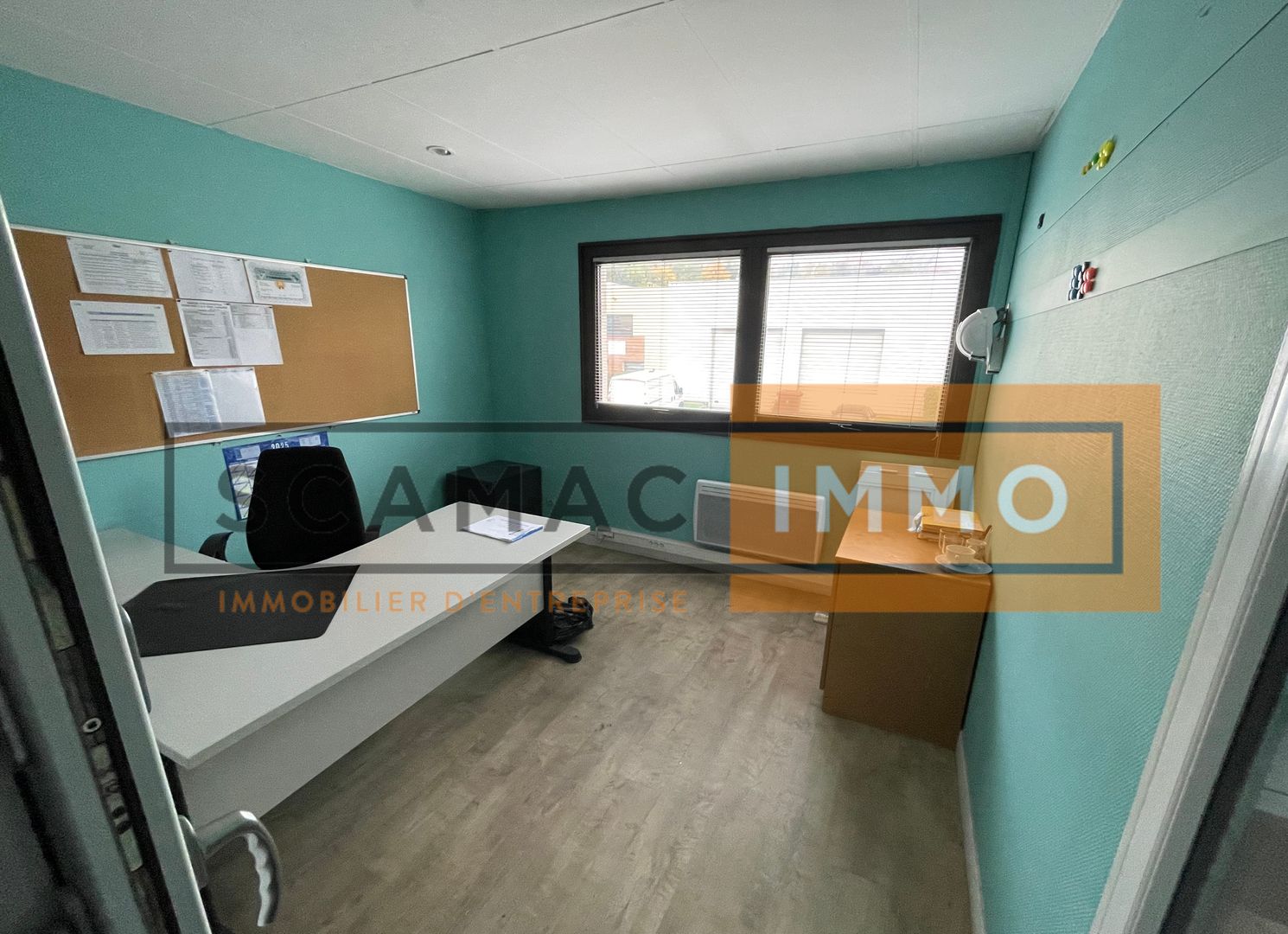 local d'activités de 281m², Noisiel (Seine-et-Marne)