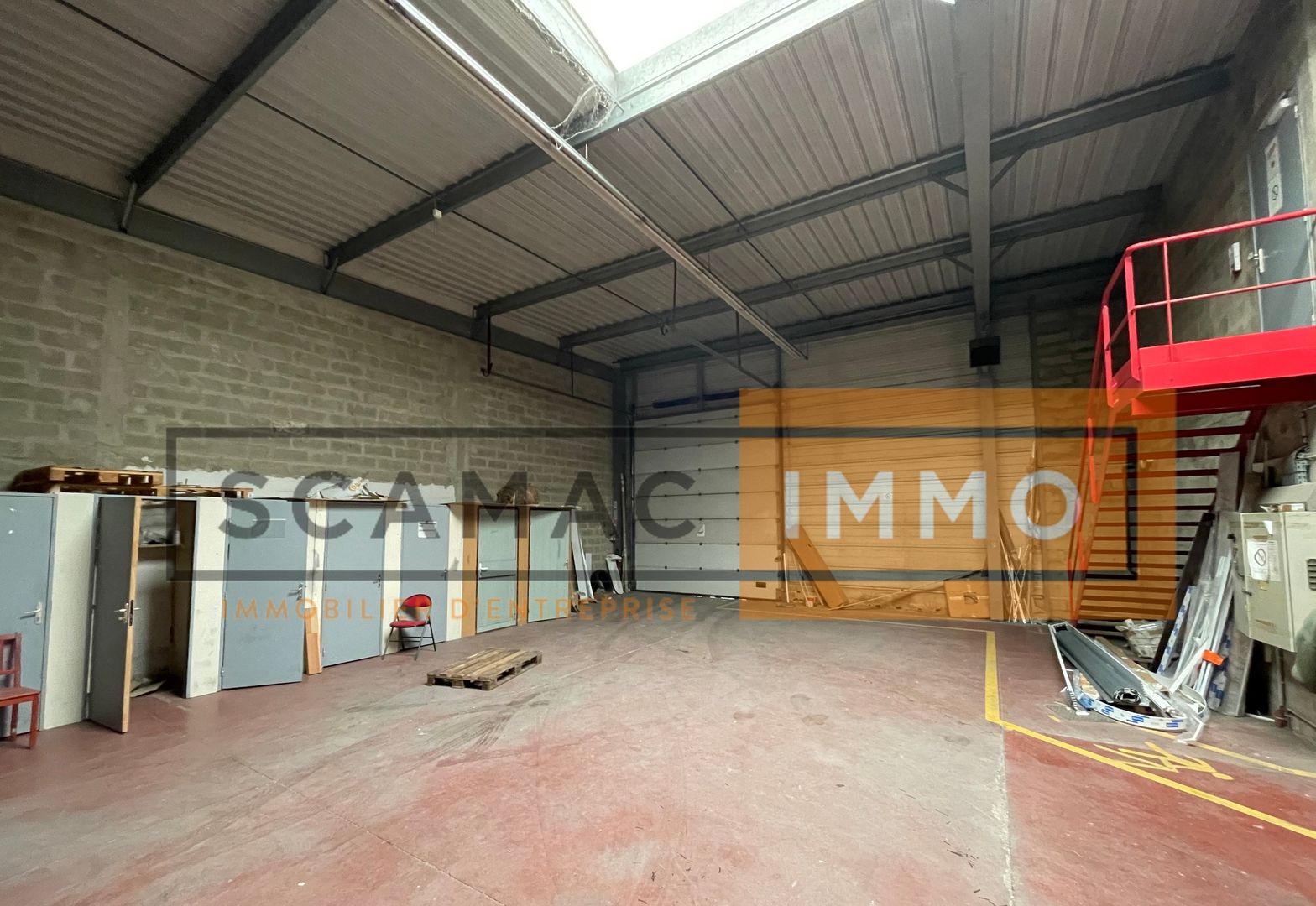 local d'activités de 299m², Noisiel (Seine-et-Marne)