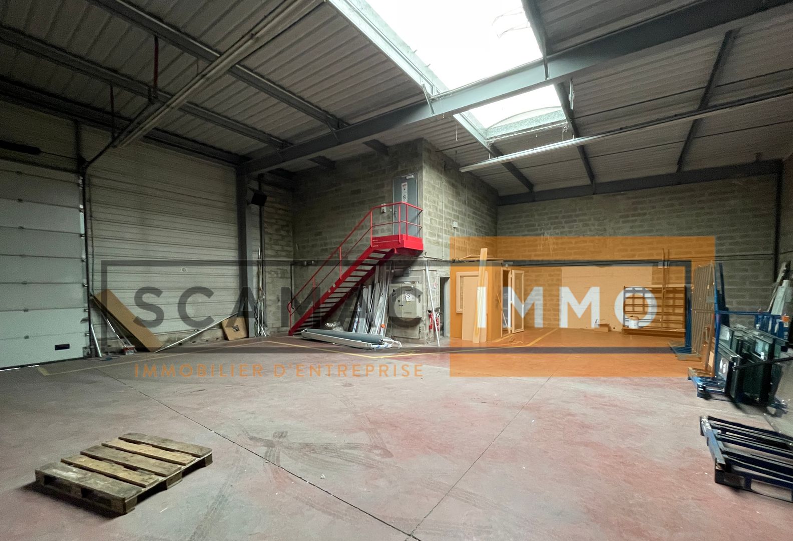 local d'activités de 299m², Noisiel (Seine-et-Marne)