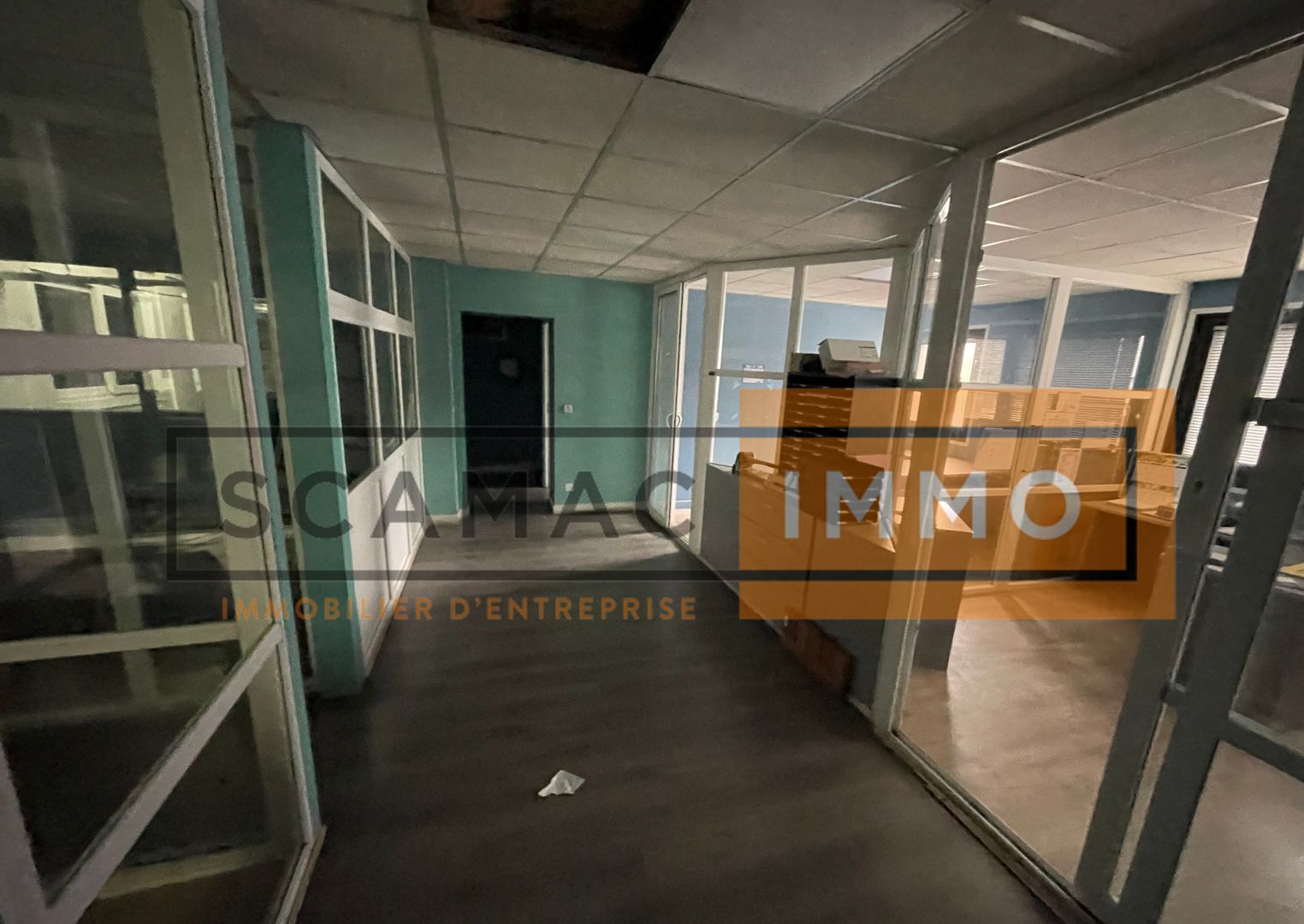 local d'activités de 299m², Noisiel (Seine-et-Marne)