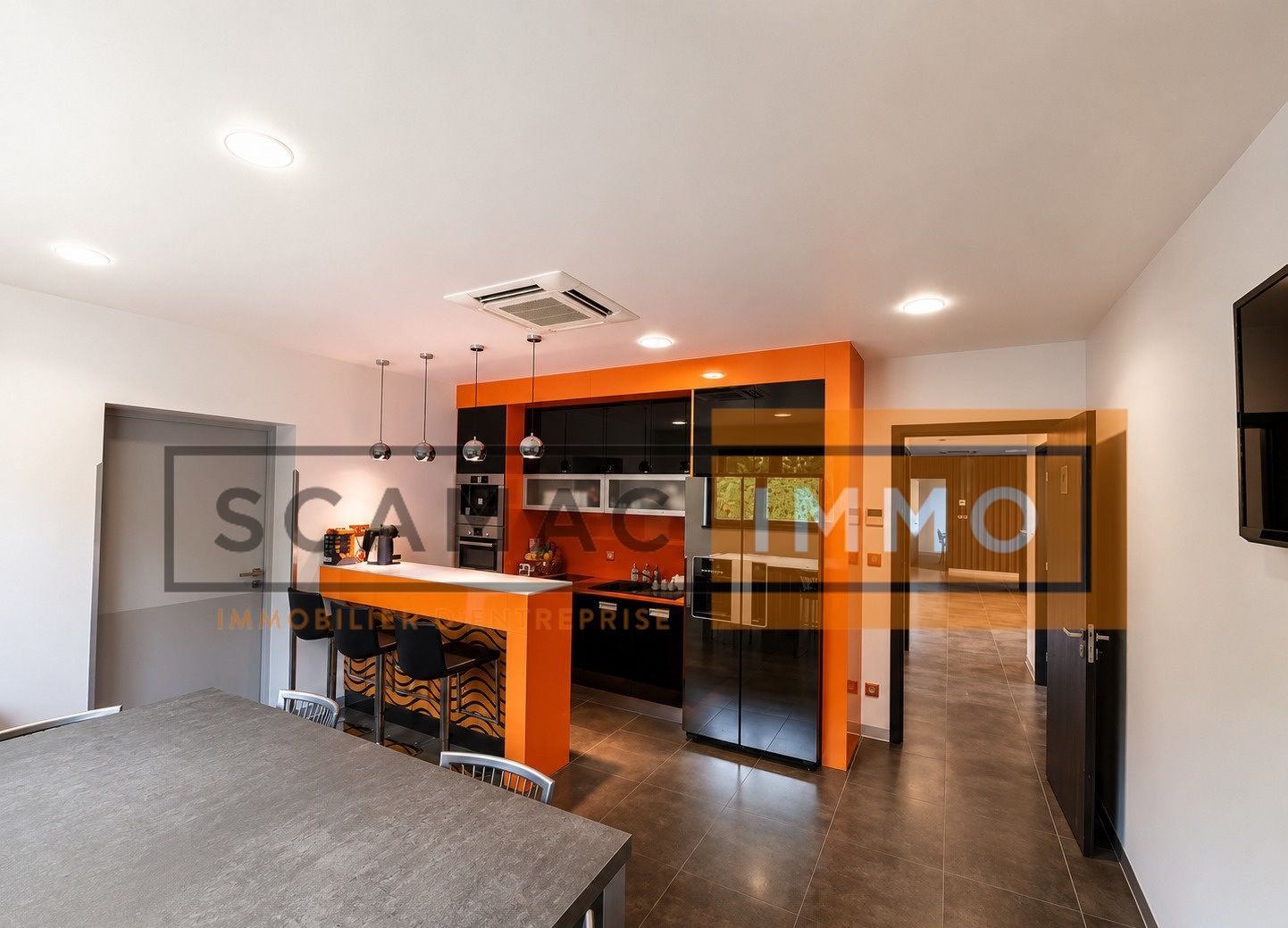 local d'activités de 578m², Bussy-Saint-Martin (Seine-et-Marne)