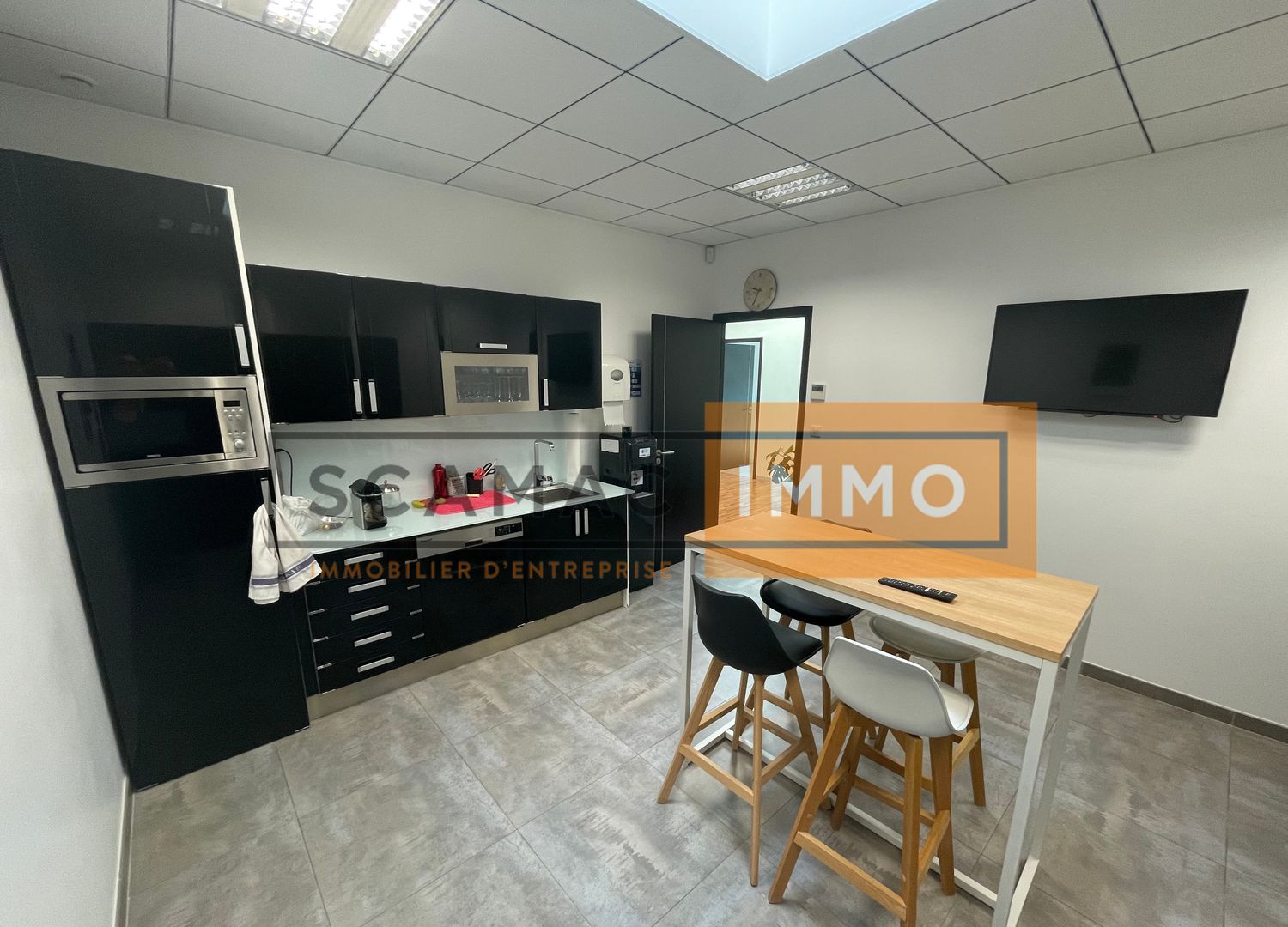 bureau de 196m², Bussy-Saint-Martin (Seine-et-Marne)