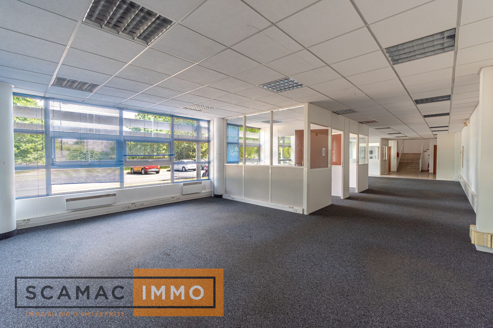 local d'activités de 3 403m², Combs-la-Ville (Seine-et-Marne)