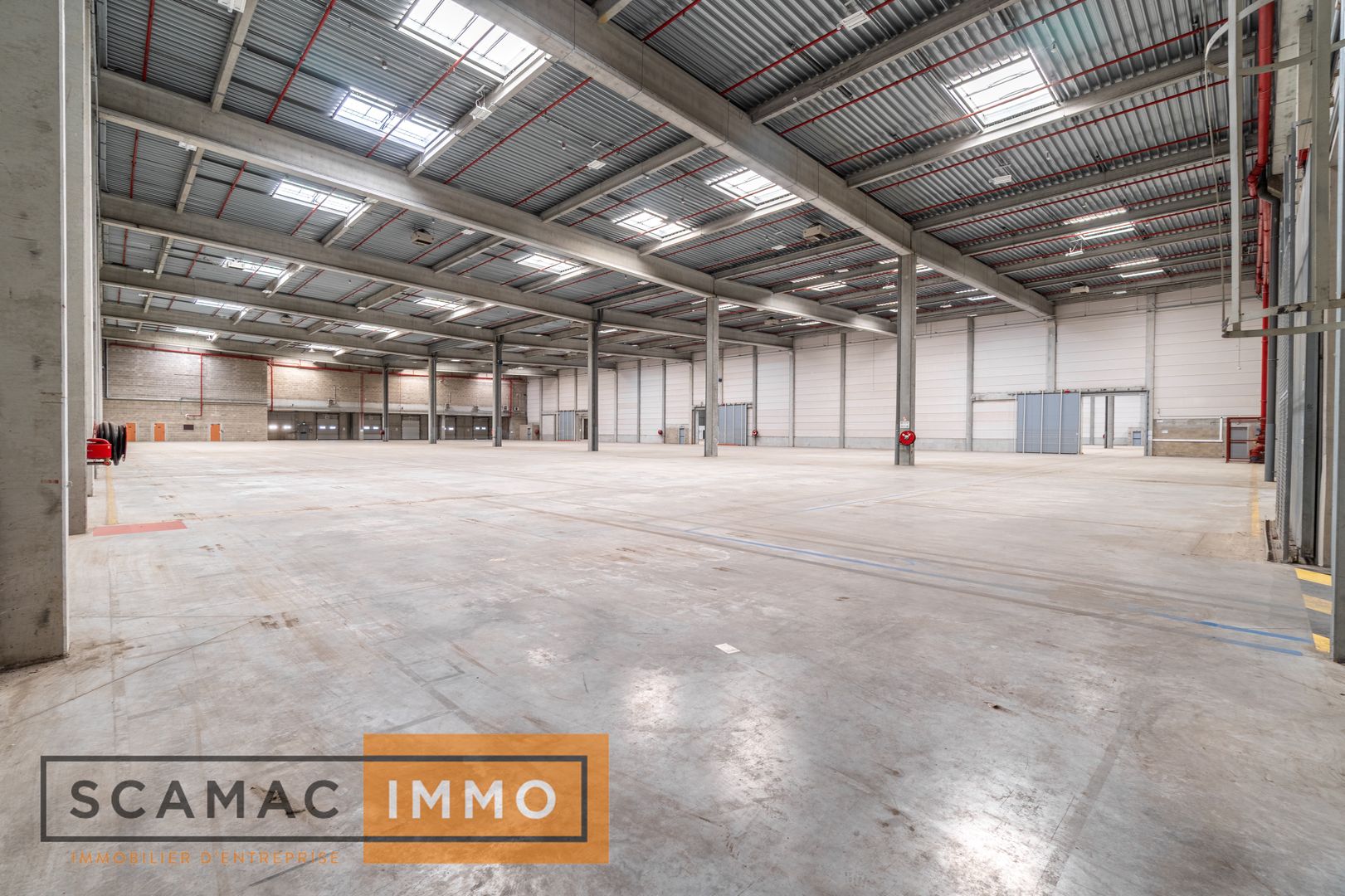 local d'activités de 17 271m², Combs-la-Ville (Seine-et-Marne)