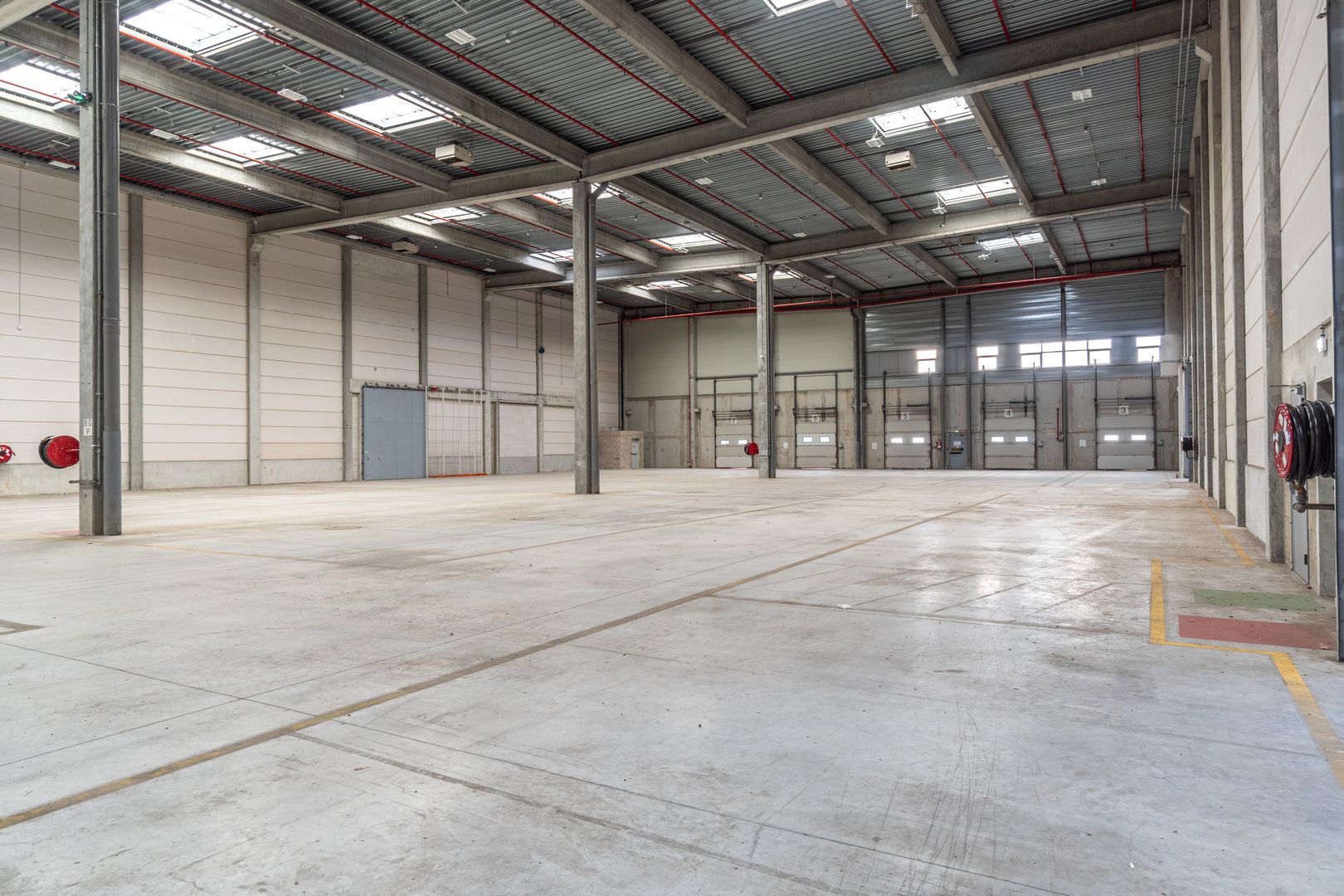 local d'activités de 17 271m², Combs-la-Ville (Seine-et-Marne)
