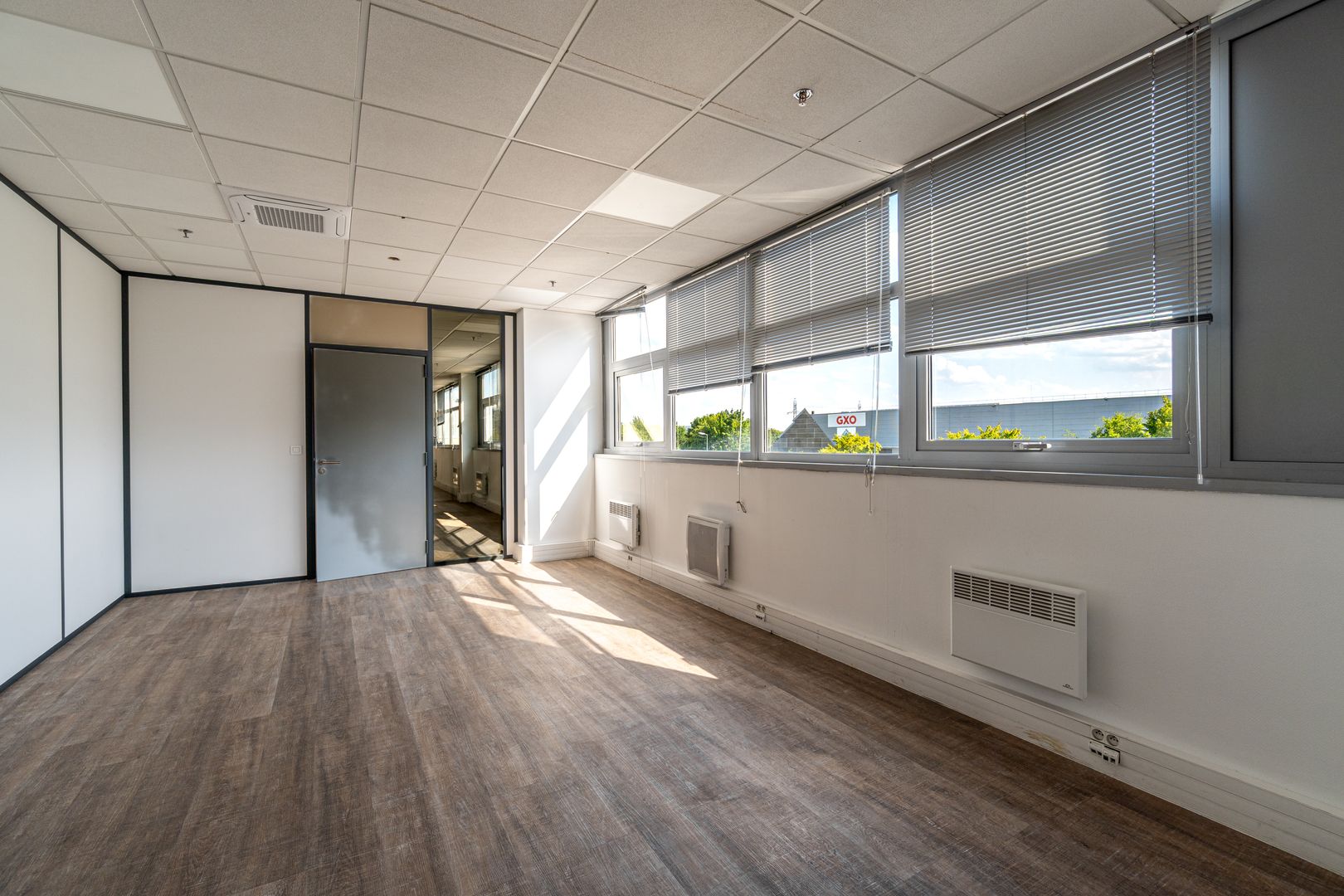local d'activités de 17 271m², Combs-la-Ville (Seine-et-Marne)