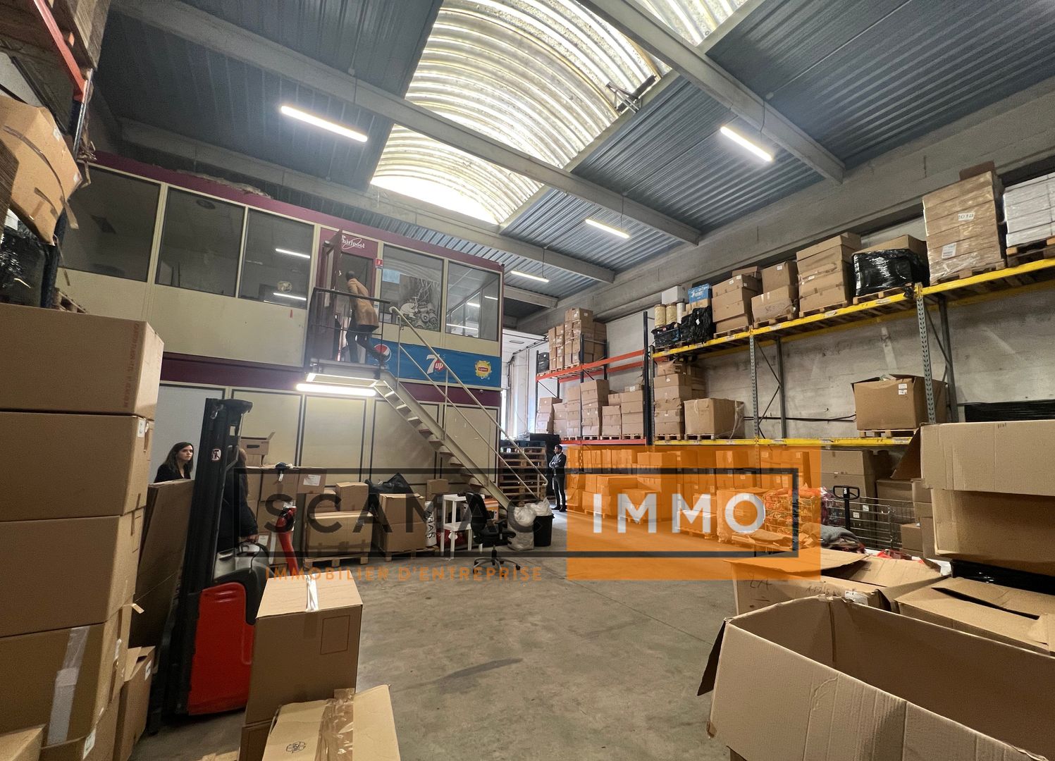 local d'activités de 375m², Bondy (Seine-Saint-Denis)